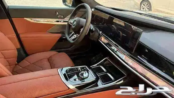 بي أم دبليو 735i موديل 2026 فل كامل أند فجول جديد M Kit 10