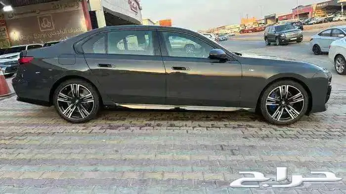 بي أم دبليو 735i موديل 2026 فل كامل أند فجول جديد M Kit 5
