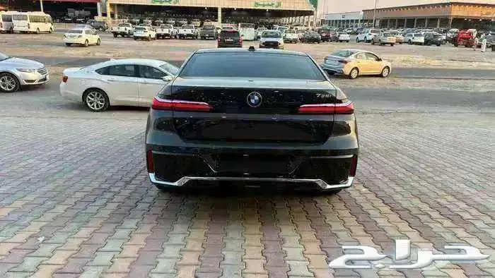 بي أم دبليو 735i موديل 2026 فل كامل أند فجول جديد M Kit 8