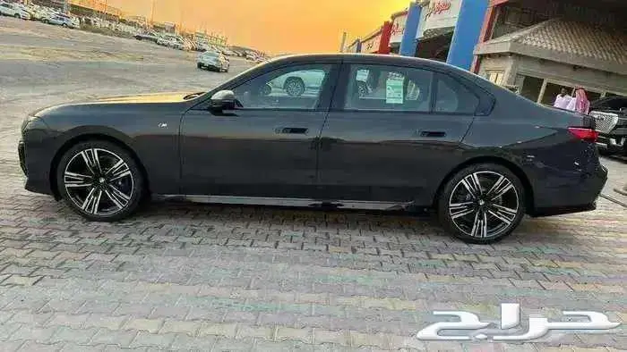 بي أم دبليو 735i موديل 2026 فل كامل أند فجول جديد M Kit 4