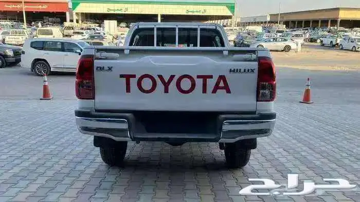 هايلوكس غمارتين 2025 بنزين دبل قير أتوماتيك 4