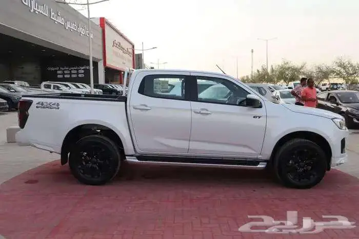 ايسوزو دي ماكس 2025 GT مييعات بنوك وشركات 4