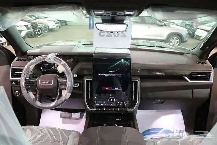 جيمس يوكن الفيشن موديل 2025 3