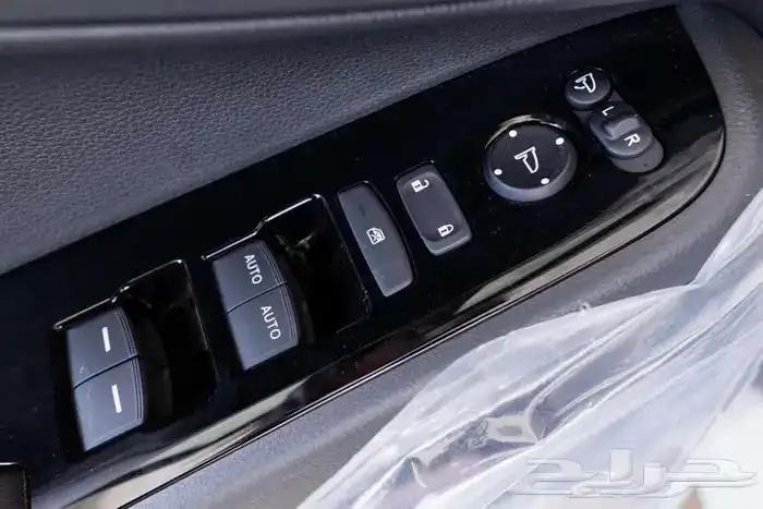 هوندا HRV نص فل LX بنزين سعودي 2025 3