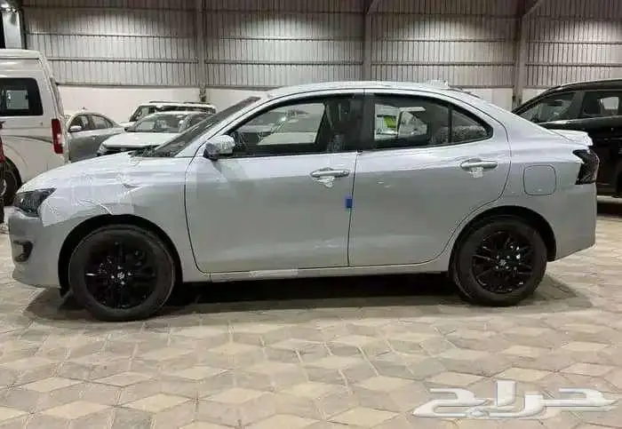 سوزوكي ديزاير استاند الشكل الجديد 2026 1