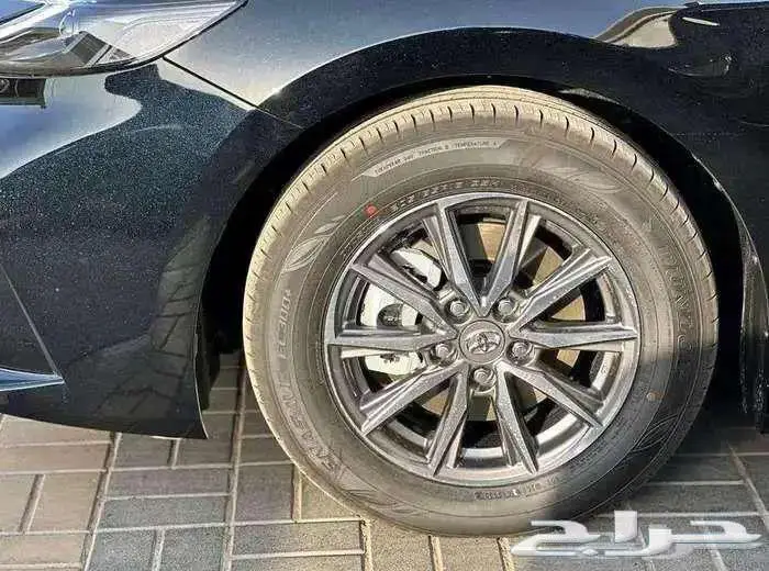 تويوتا كامري E ستاندر بنزين 2025 5