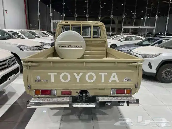 تويوتا شاص سلق بريمي قير اتوماتيك بنزين دفلك 2025 فل 5