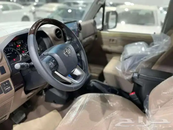 تويوتا شاص سلق بريمي قير اتوماتيك بنزين دفلك 2025 فل 12