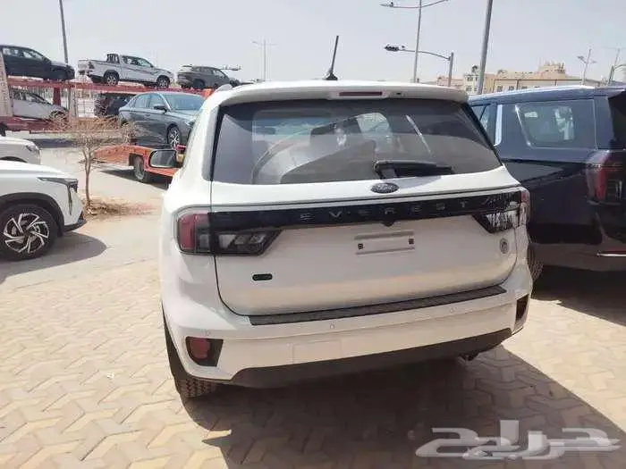 فورد ايفرست ستاندر دبل 2025 XLS 6