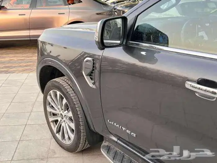 فورد ايفريست لميتد موديل 2025. 3