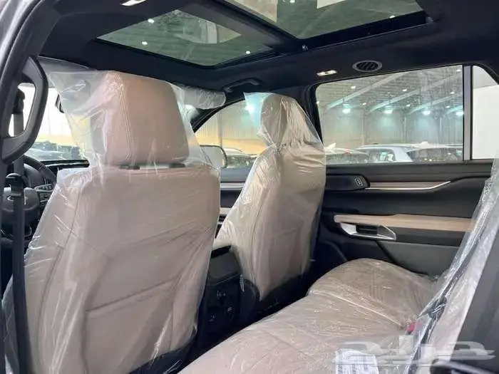 فورد ايفريست لميتد موديل 2025. 8