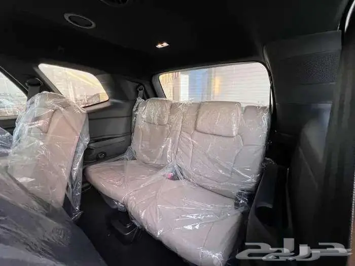 فورد ايفريست لميتد موديل 2025. 15