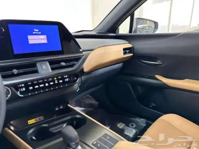 لكزس UX 300 هايبرد 2024 AH 10