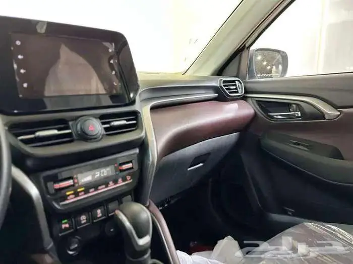 تويوتا اوربان GL استاندر 2026 4