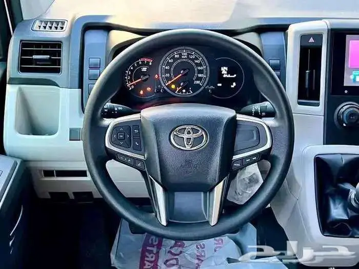 تويوتا هايس فان بضاعه سقف عالي ديزل قير عادي 2026 سعودي 10