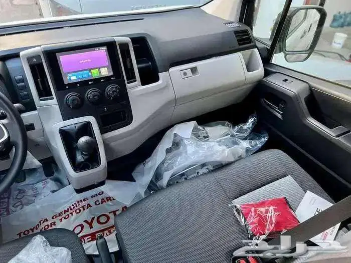 تويوتا هايس فان بضاعه سقف عالي ديزل قير عادي 2026 سعودي 9