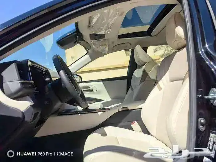 كراون بريميوم اسود 2026 16