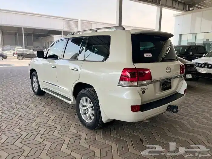 تويوتا لاندكروزر 2016 سعودي فل كامل ماشي 153 الف 5