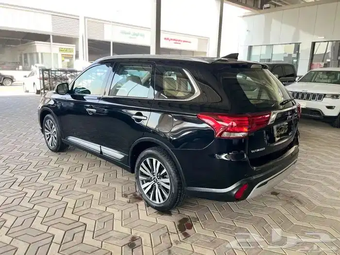 ميتسوبيشي اوتلاندر 2019 فل كامل ماشي 168 الف 5