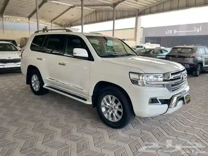 تويوتا لاندكروزر 2016 سعودي فل كامل ماشي 153 الف 1