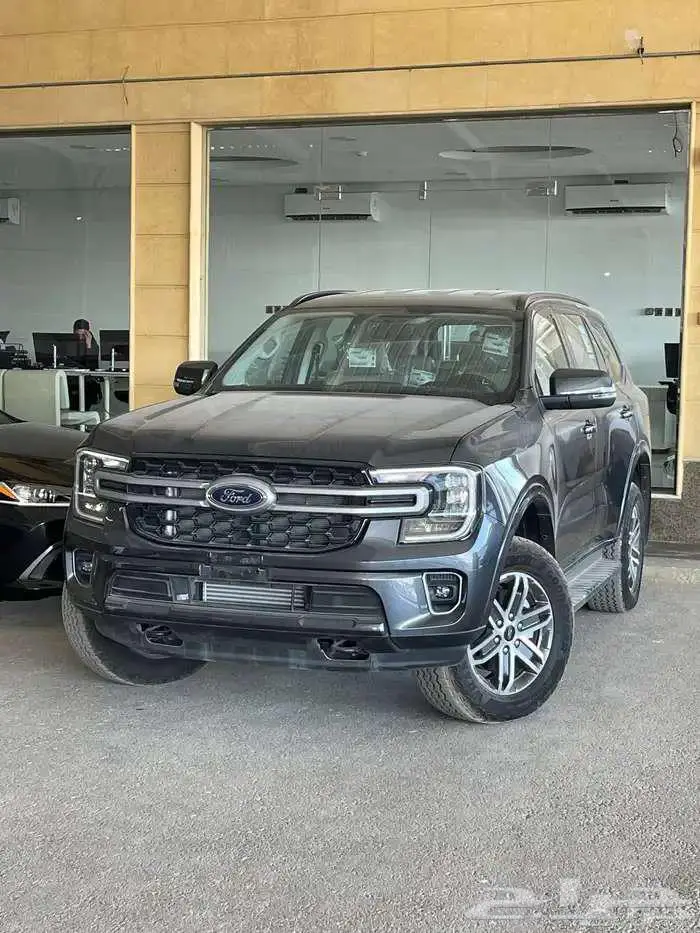 فورد ايفريست ديزل ستاندر 2024 متوفر لدى الحسن 1