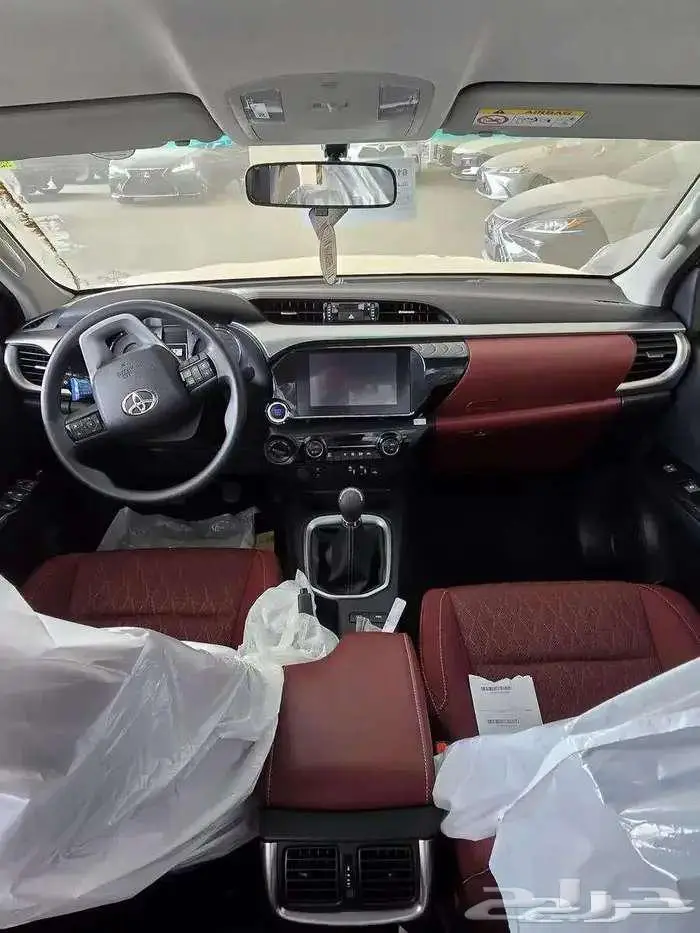 هايلوكس S -GLX غمارتين فل بنزين جير عادي 2025 لدى الحسن 5