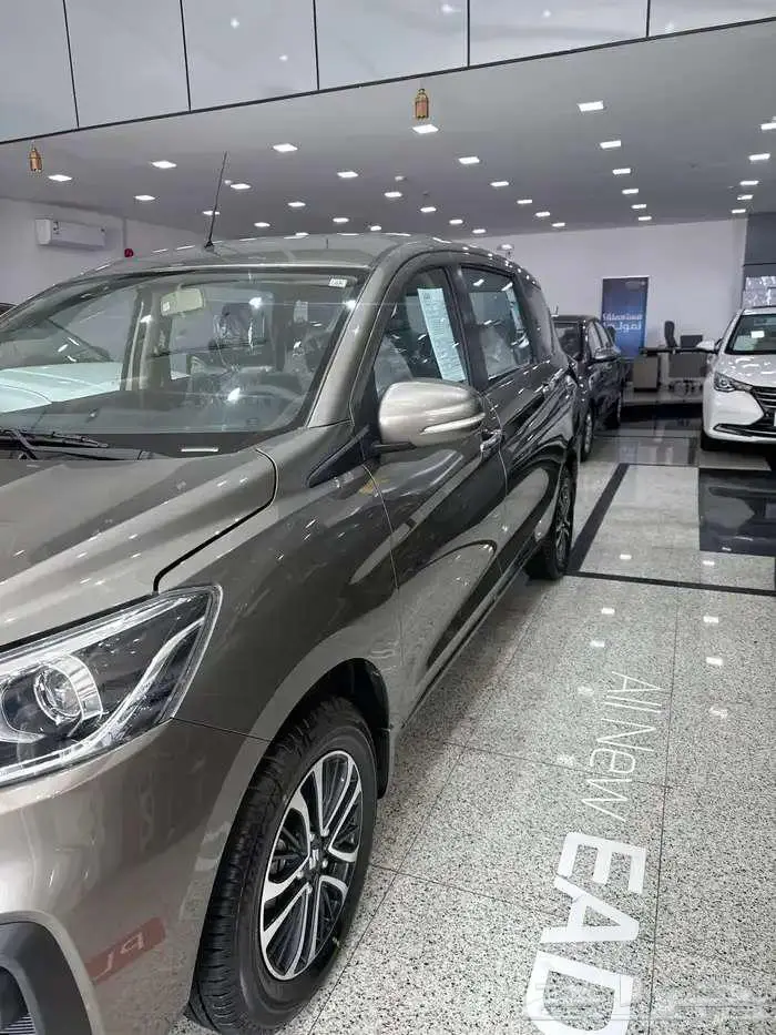 سوزوكي ارتيجا 10