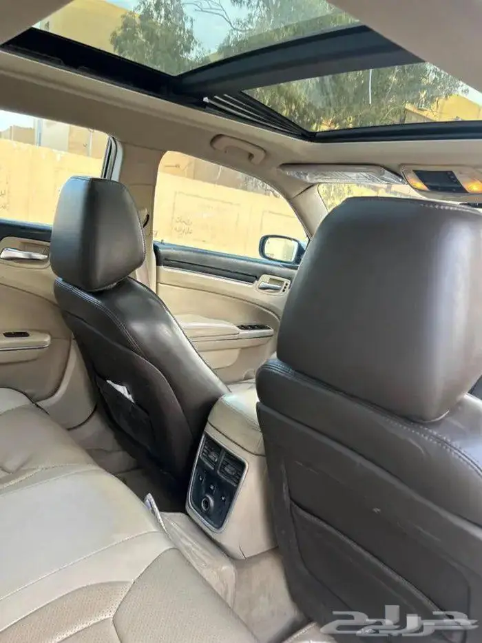 كرايزلر كت srt 2013 8