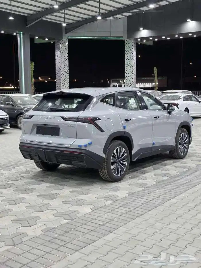 عرض حصري - جيتور داشينج ميد ( نص فل ) موديل 2025 3