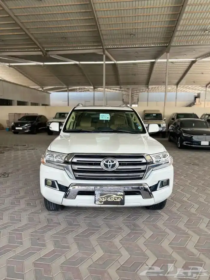 تويوتا لاندكروزر 2016 سعودي فل كامل ماشي 153 الف 0