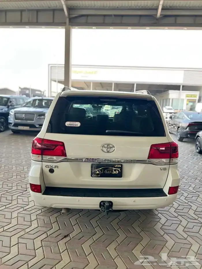 تويوتا لاندكروزر 2016 سعودي فل كامل ماشي 153 الف 4