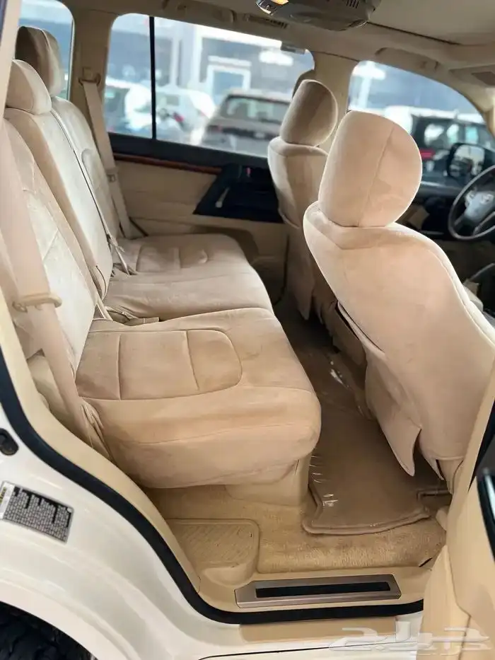 تويوتا لاندكروزر 2016 سعودي فل كامل ماشي 153 الف 14