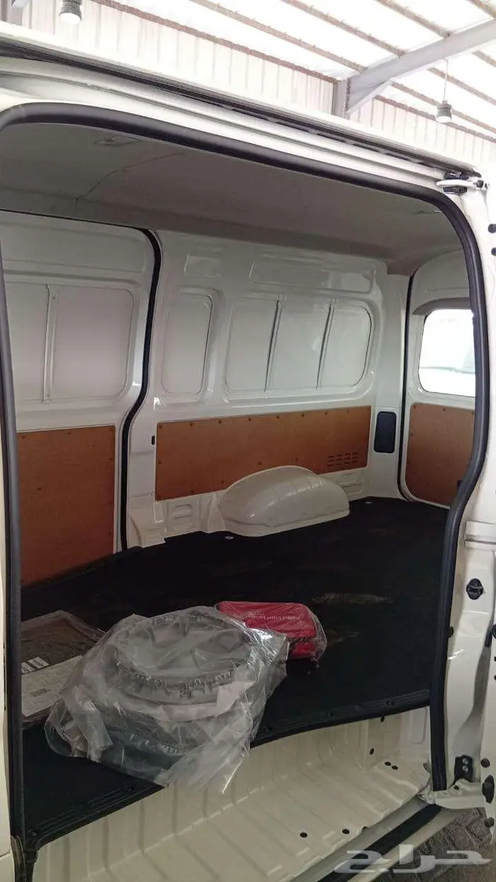 تويوتا هايس فان سقف عالي بنزين 2026 3