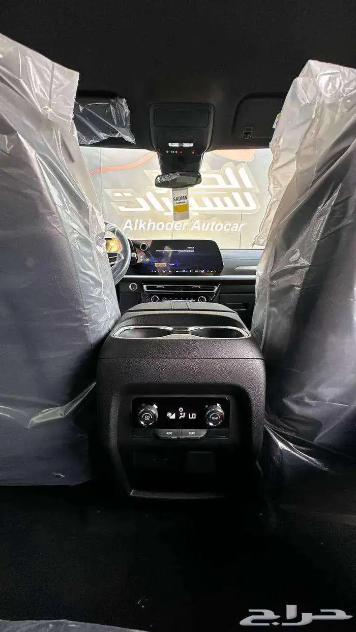 شفرولية ترافيريس LT نص فل 2025 لدى الخضر للسيارات 16