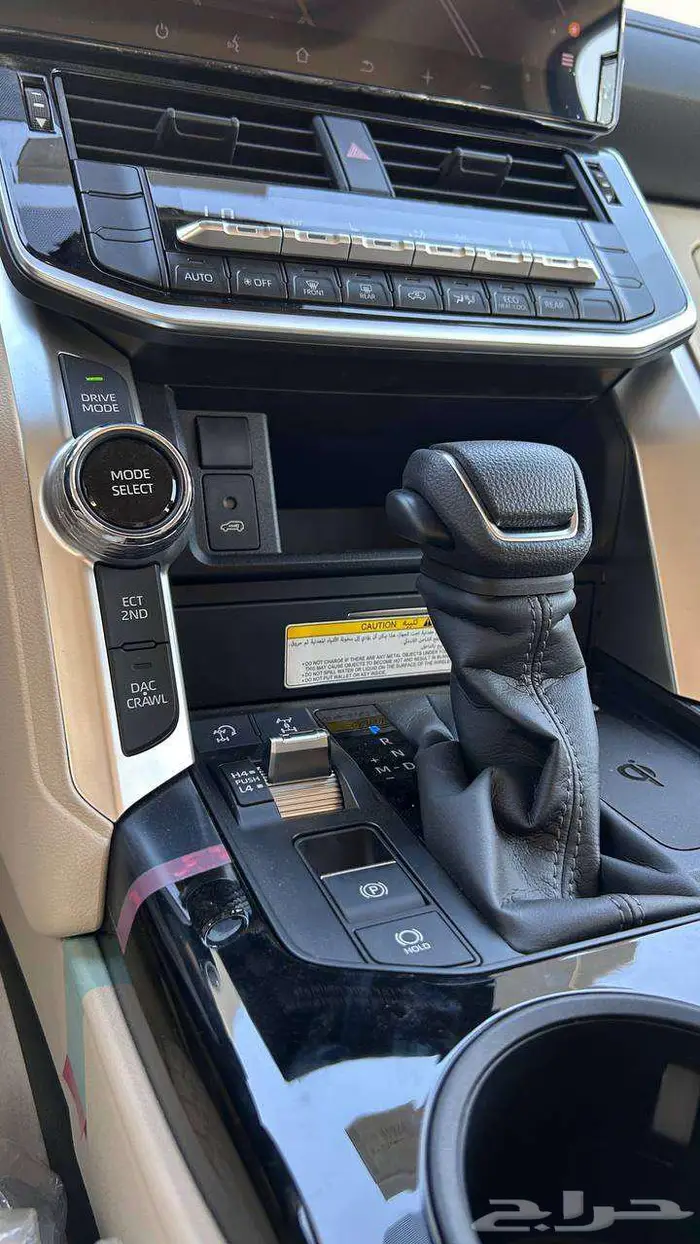 تويوتا لاندكروزر GXR L3 2025 لدى شركة عبدالمجيد الخضر 9