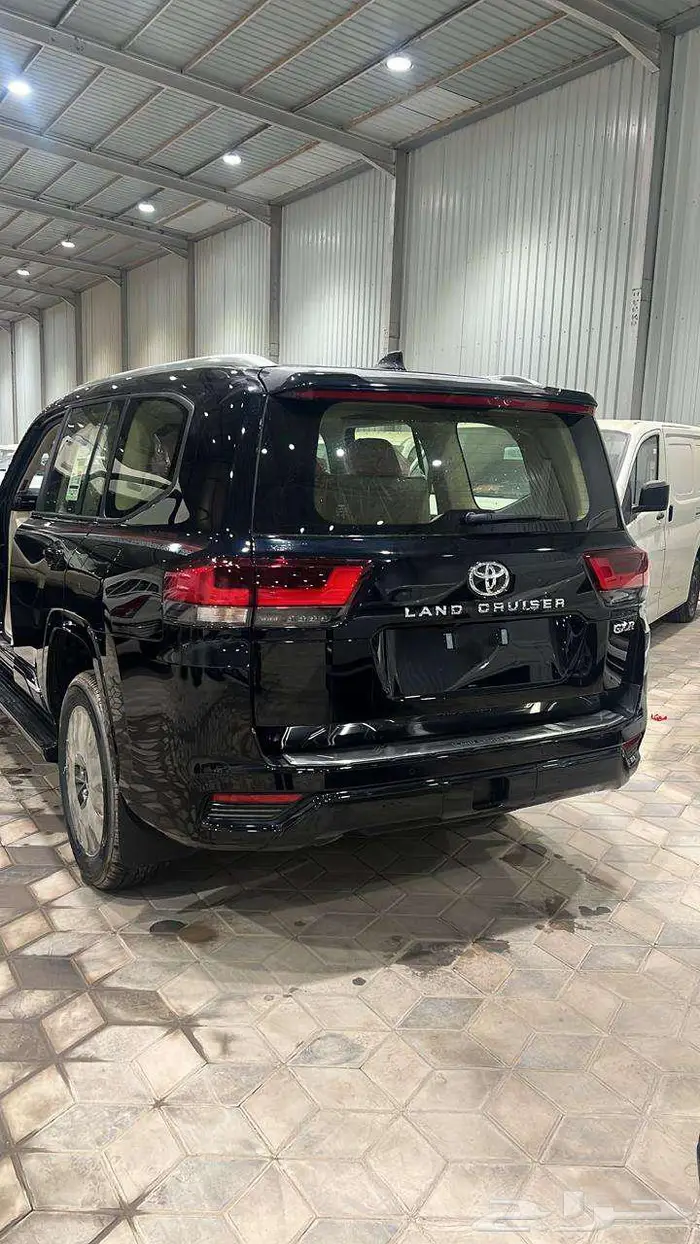 تويوتا لاند كروزر 2025 خليجي تنفس طبيعي كاش واقساط بنوك 3