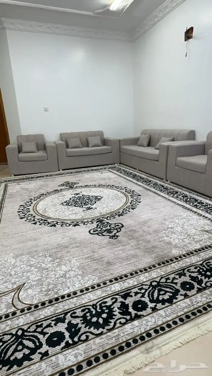 خمس قطع و طاوله جانبيه بالخدادات .. بدون 3