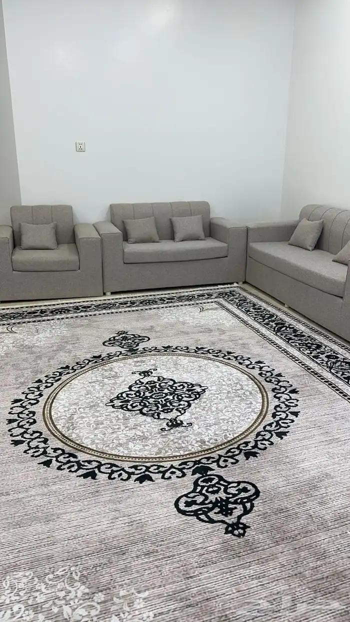 خمس قطع و طاوله جانبيه بالخدادات .. بدون 7