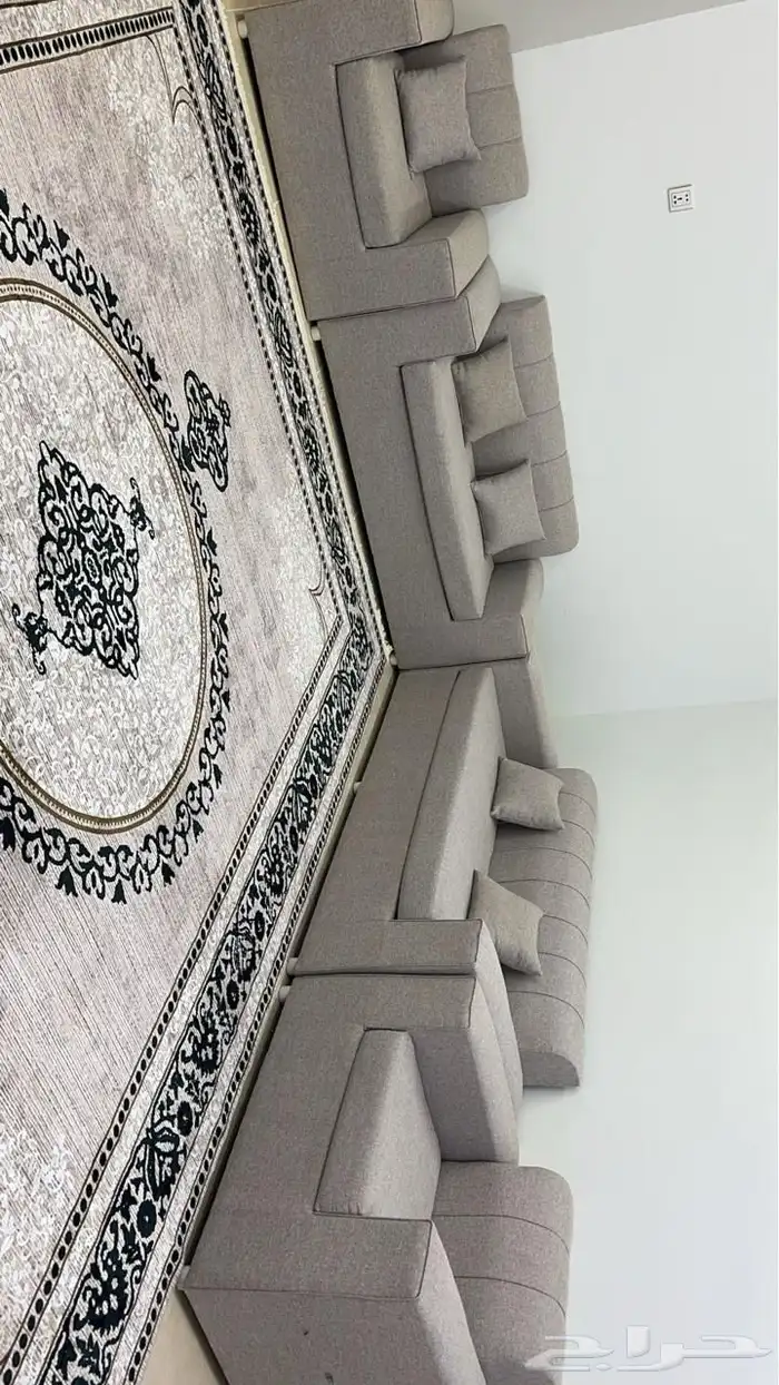 خمس قطع و طاوله جانبيه بالخدادات .. بدون 5