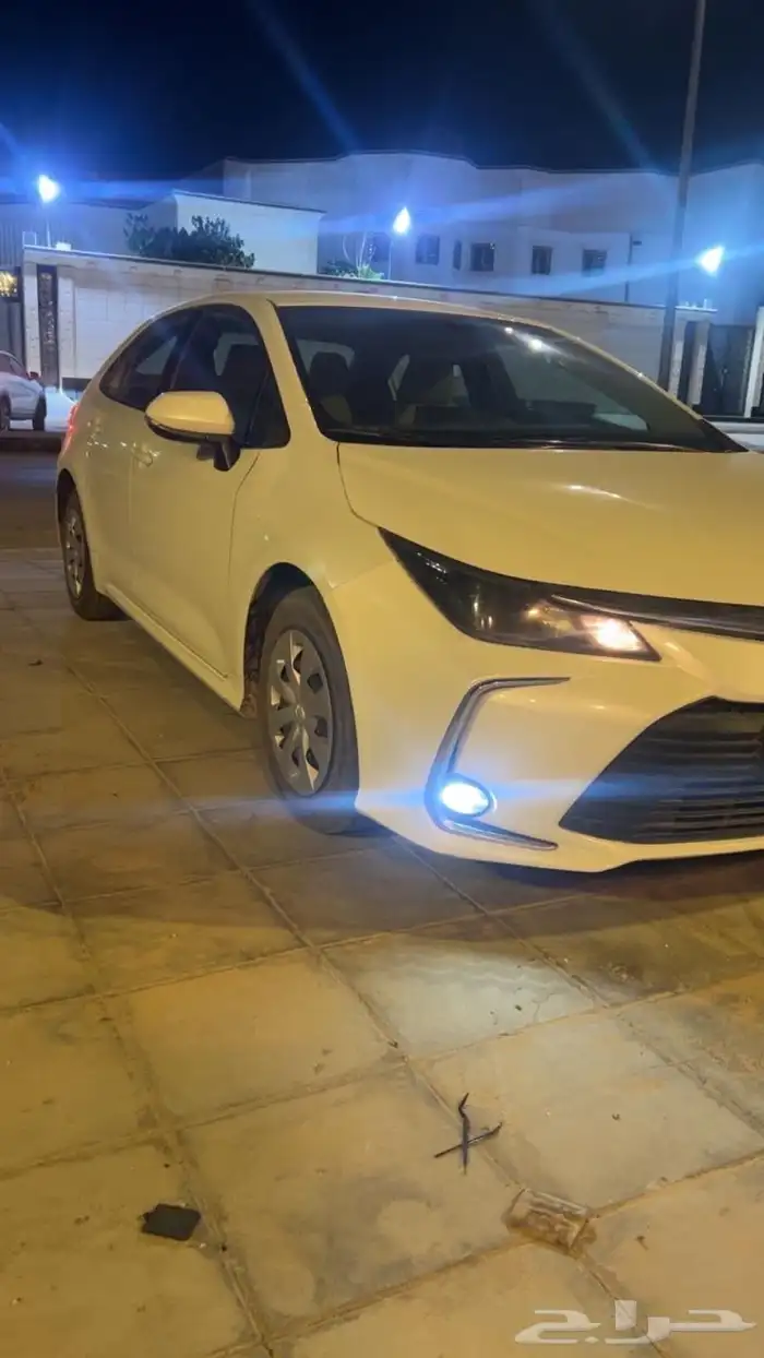 كورولا 2021 اللون ابيض للبيع 0