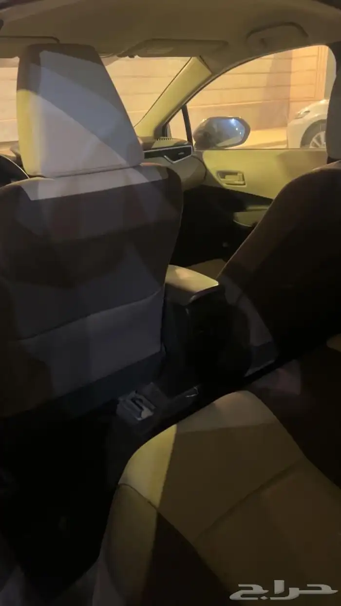 كورولا 2021 اللون ابيض للبيع 4