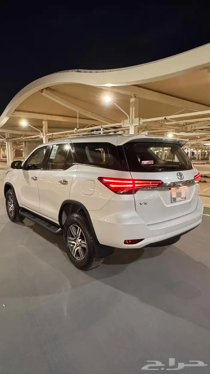 فورتشنر VX V6 دبل ابيض وكالة 5