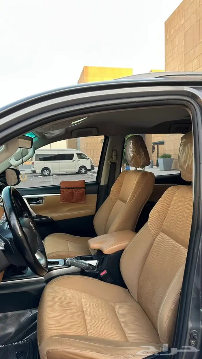 للبيع سياره فورتشنر 2016 V1 7