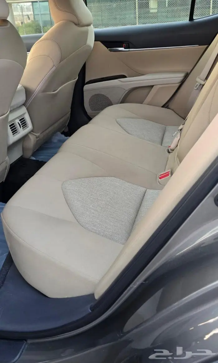 كامري LE موديل 2022 لون رمادي 1