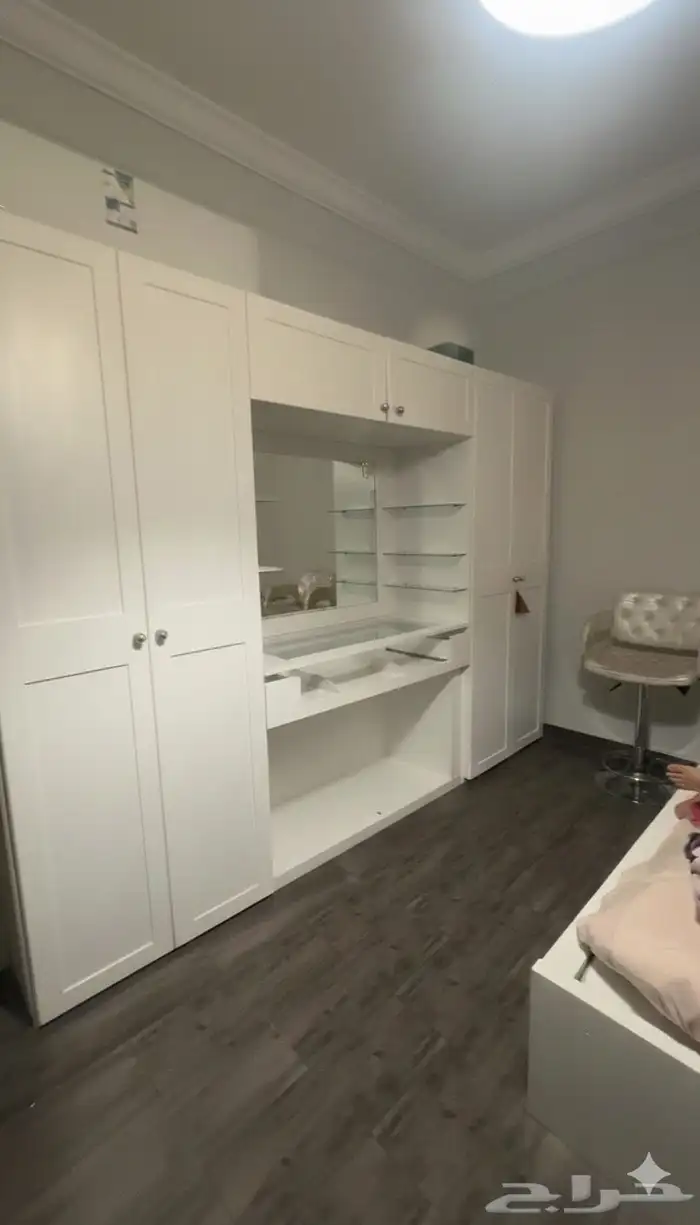 دولاب ابيض 0