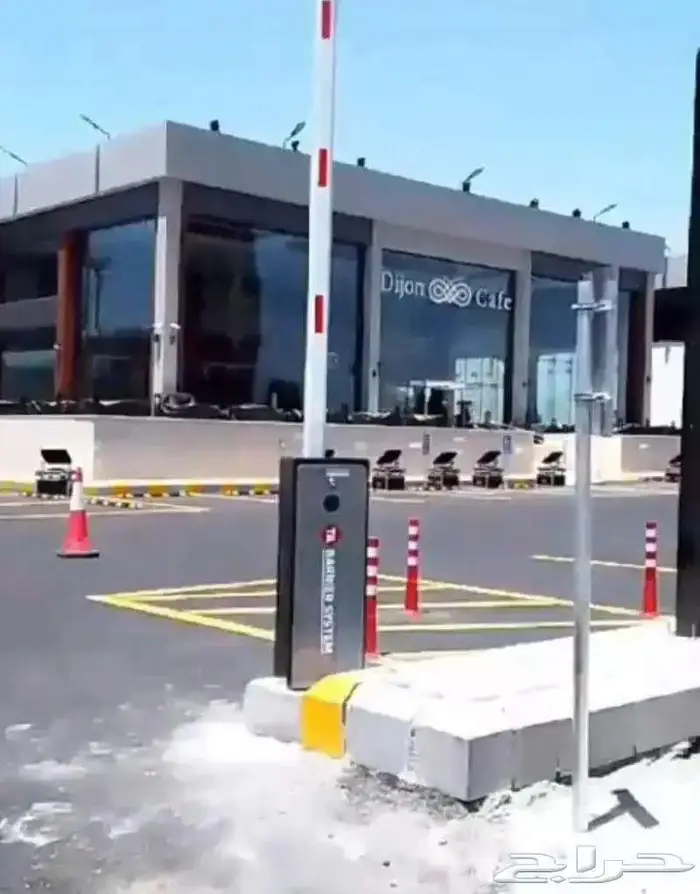 ذراع امني للتحكم في دخول وخروج السيارات من الموقف 5