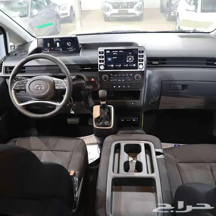 هيونداي ستاريا ديزل 9 راكب 2025 2