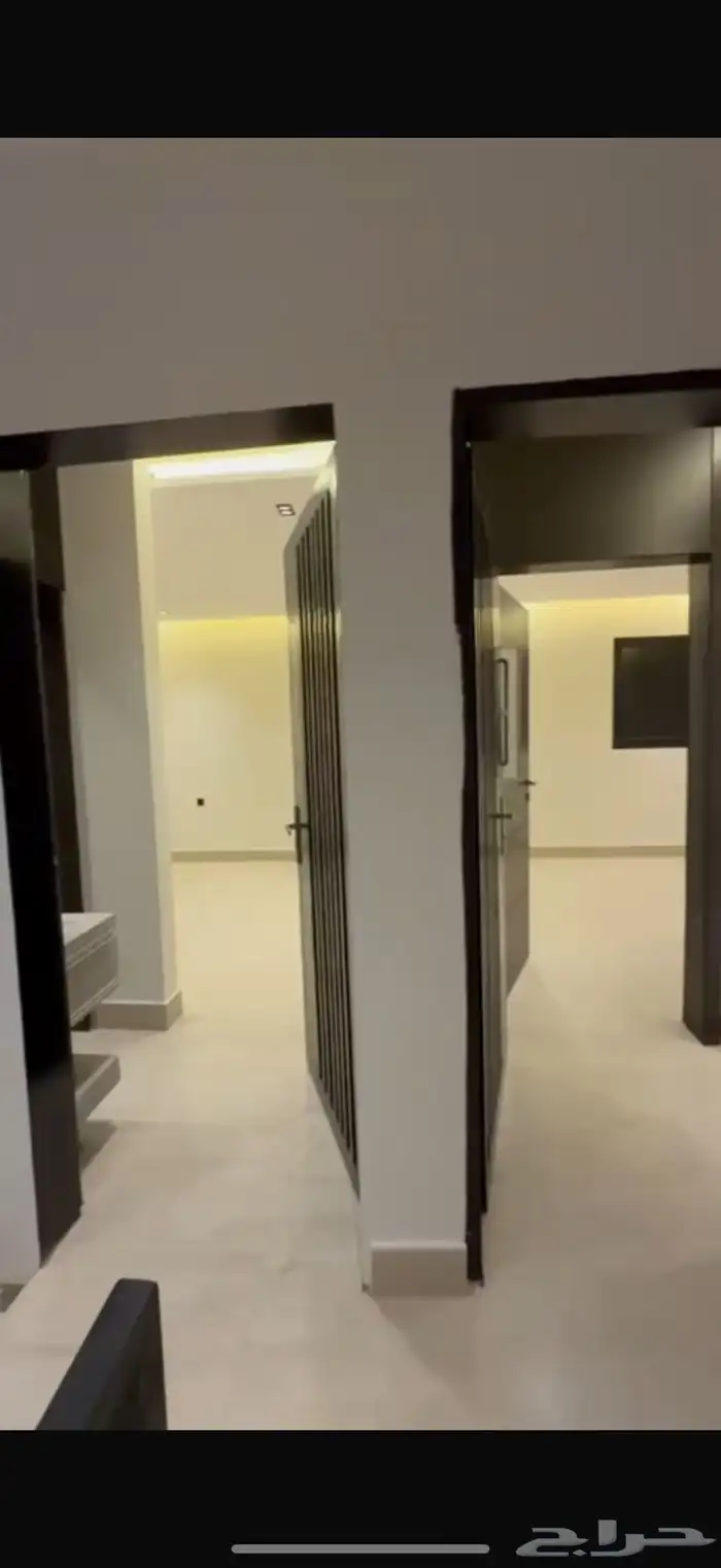 للبيع شقة بمدخلين في حي المرجان 1