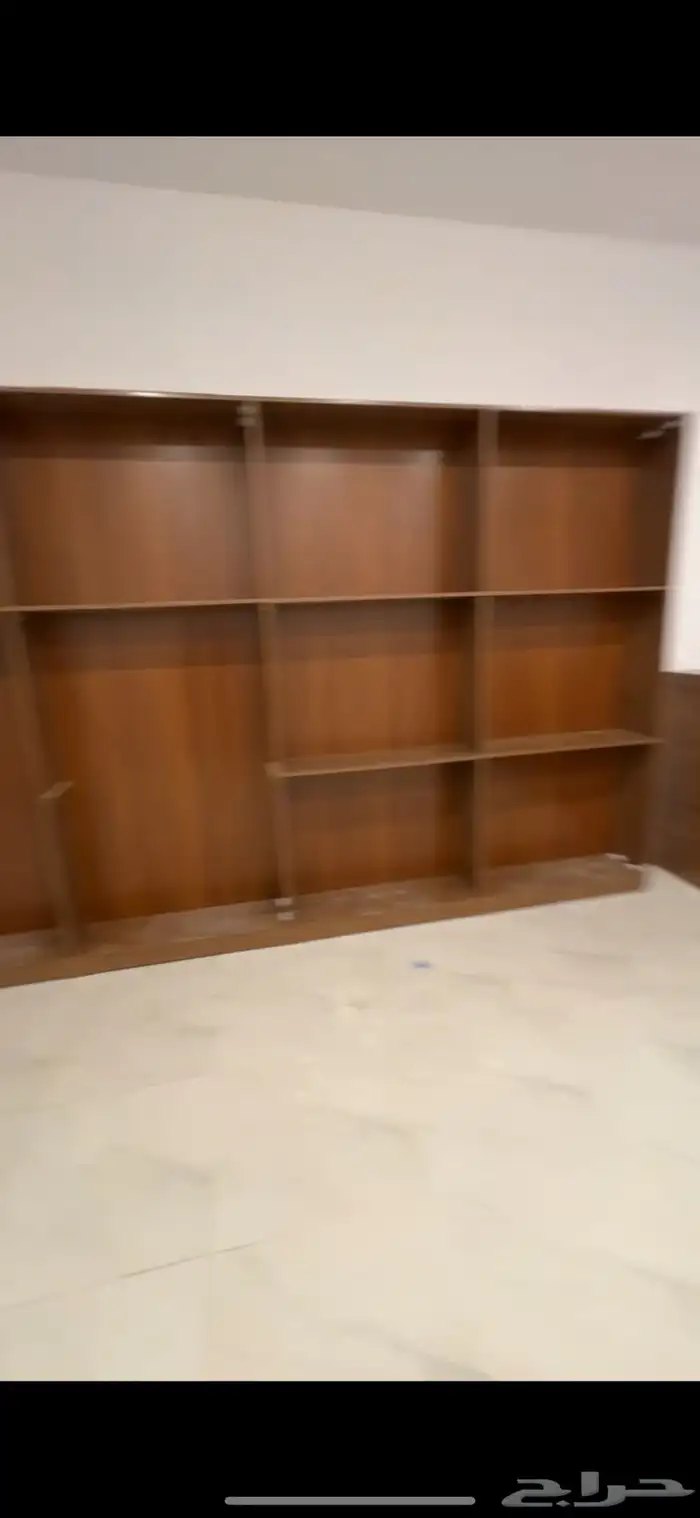 طاوله وثنين رفوف للبيع 0
