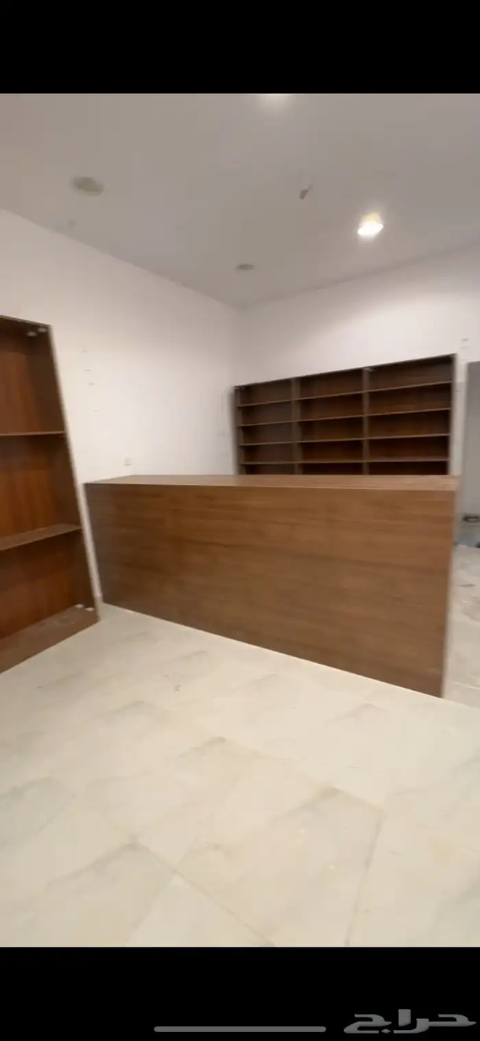 طاوله وثنين رفوف للبيع 1